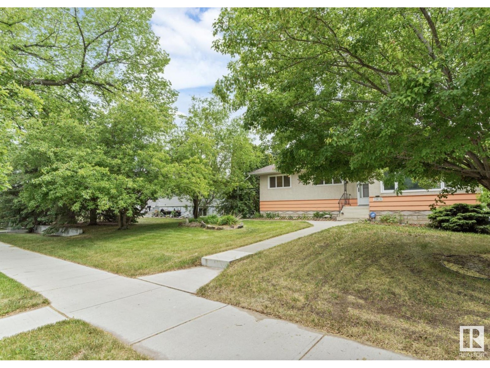 Photo 49 of 12416 77 Street Nw, Edmonton AB