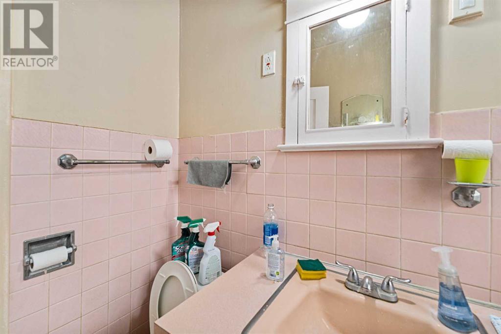 216 15 Avenue NW, Calgary, Alberta
