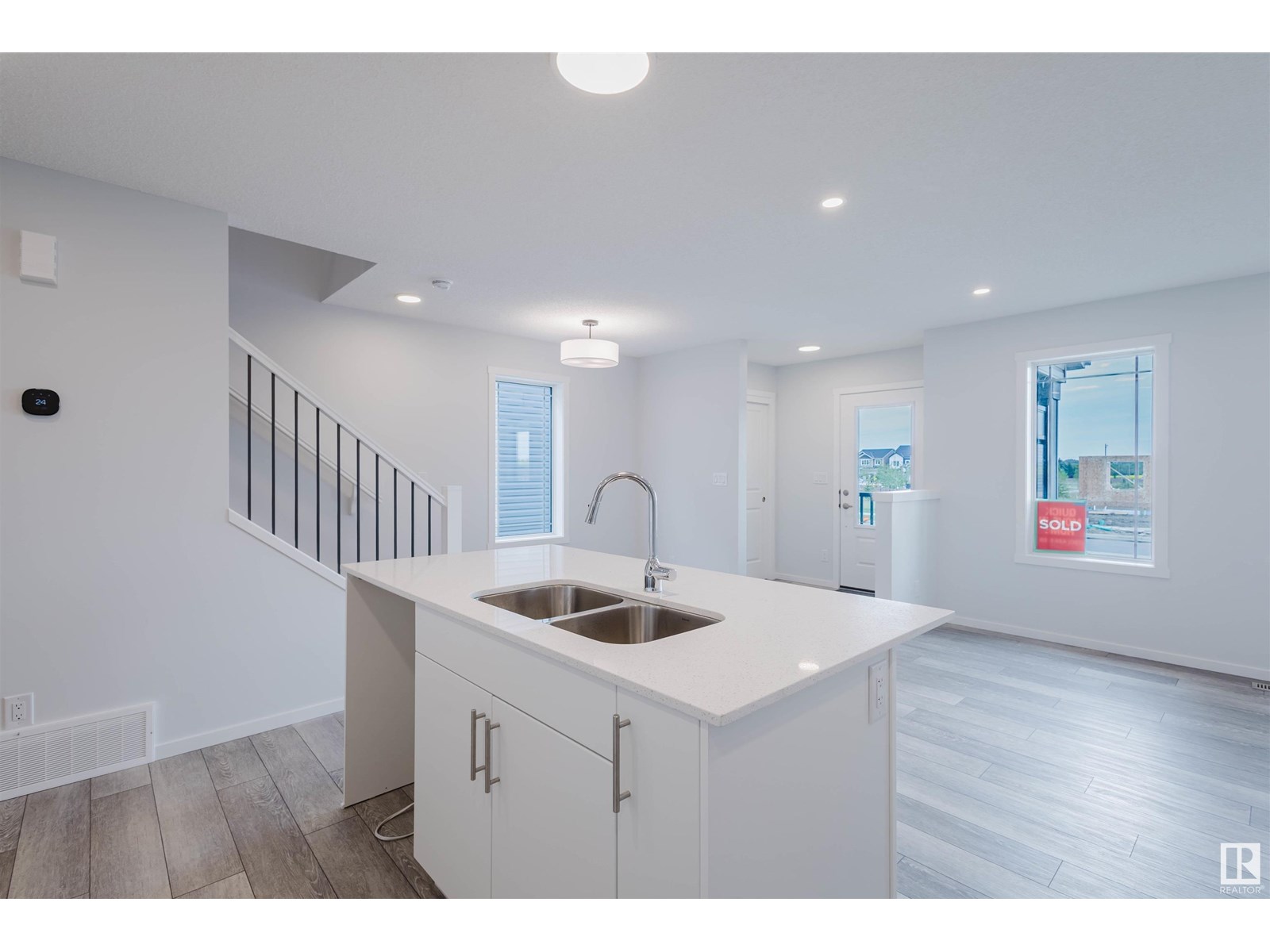 Photo 9 of 1026 Hearthstone Bv, Sherwood Park AB