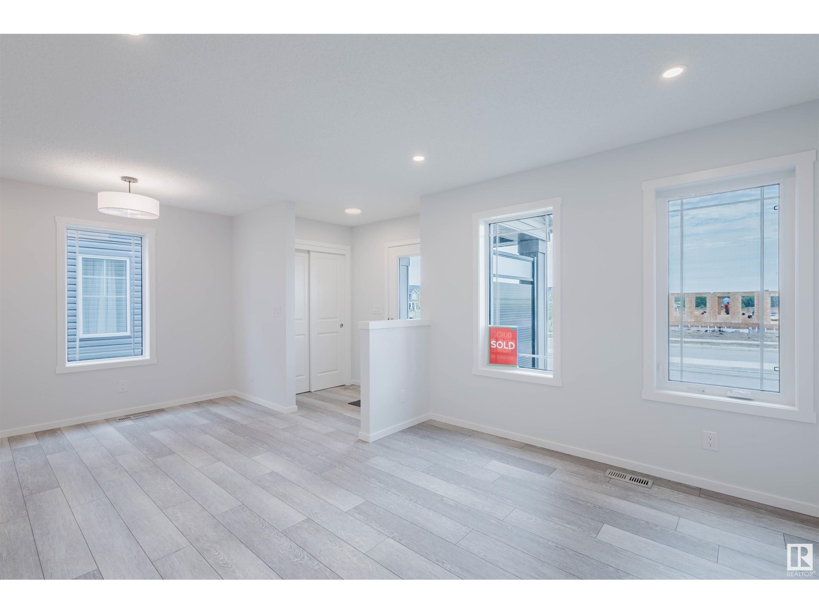 Photo 10 of 1026 Hearthstone Bv, Sherwood Park AB