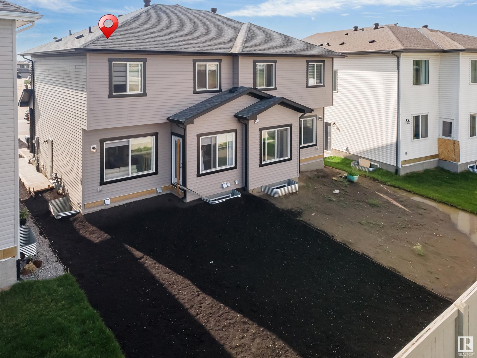 Photo 11 of 1411 12 St Nw, Edmonton AB