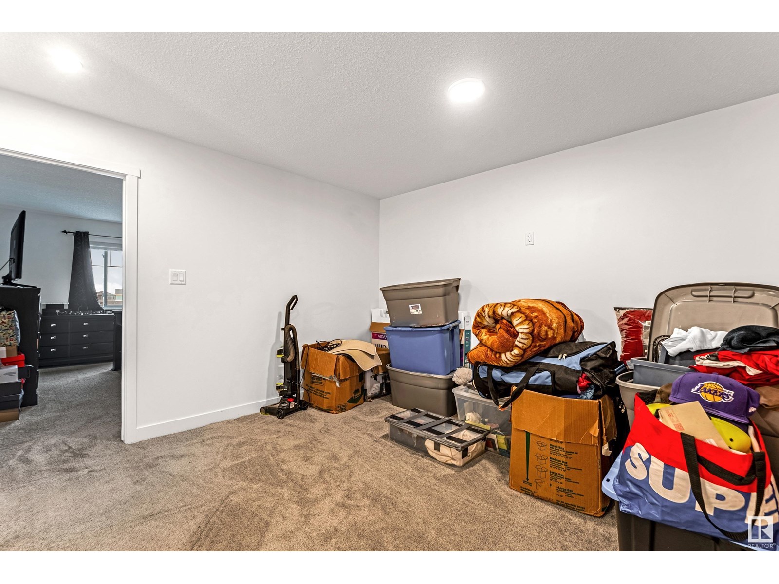 Photo 2 of 1411 12 St Nw, Edmonton AB