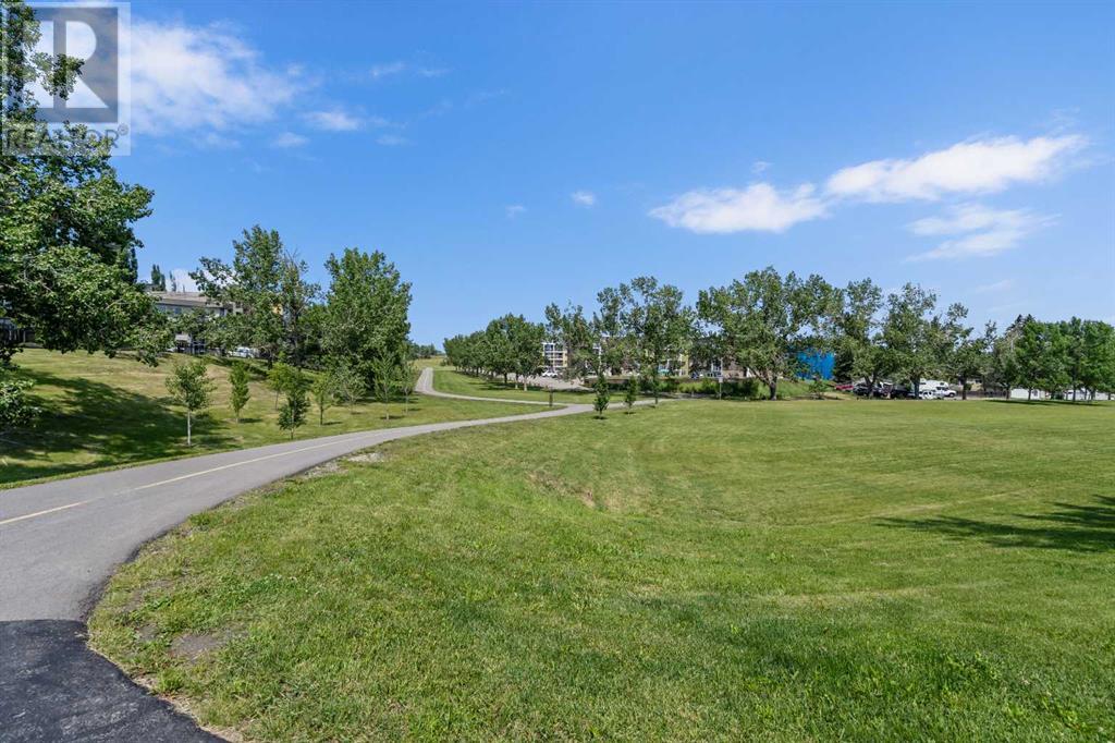 Single Family House for Sale in    Street NE Highland Park Calgary 