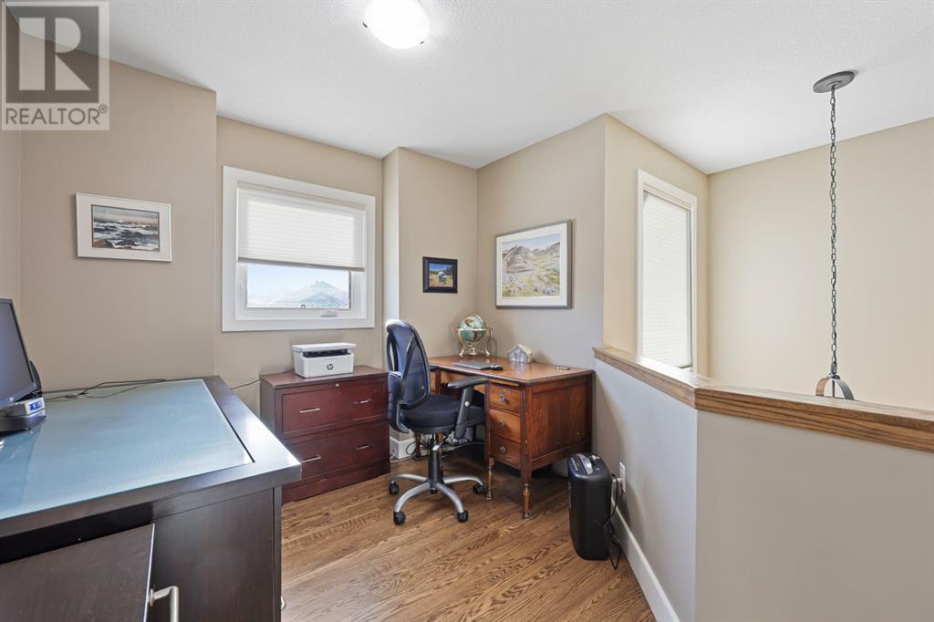 Single Family House for Sale in  Valley Springs Road NW Valley Ridge Calgary 