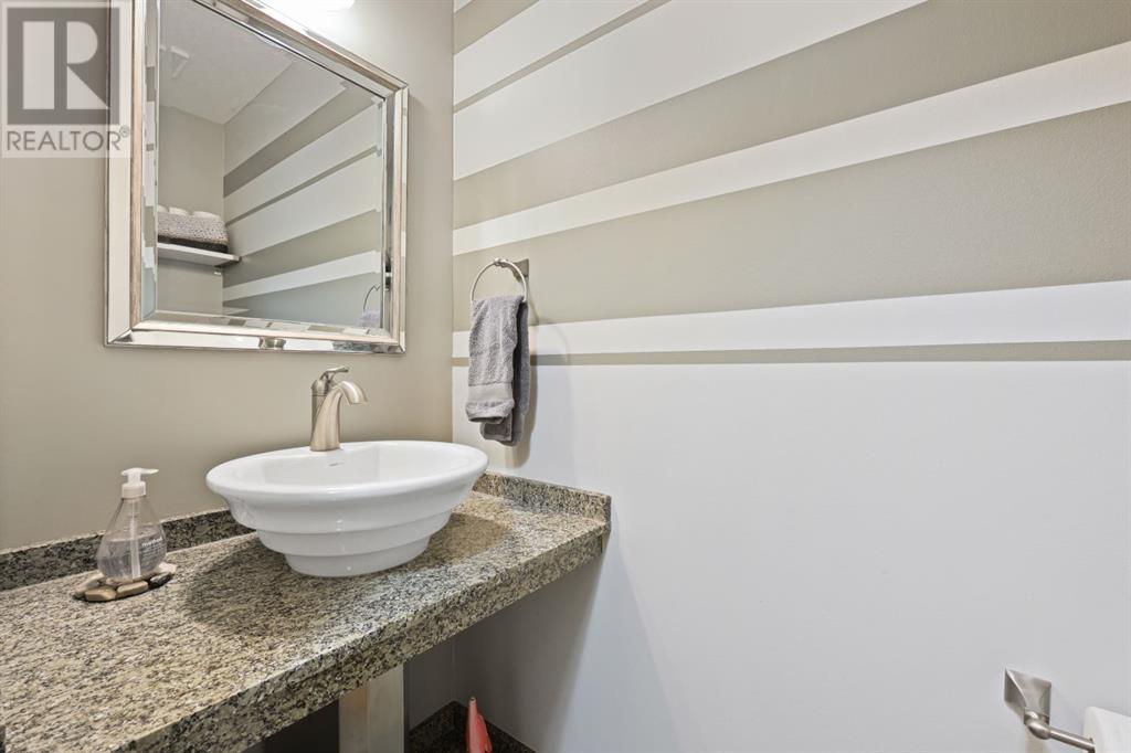 Single Family House for Sale in  Valley Springs Road NW Valley Ridge Calgary 