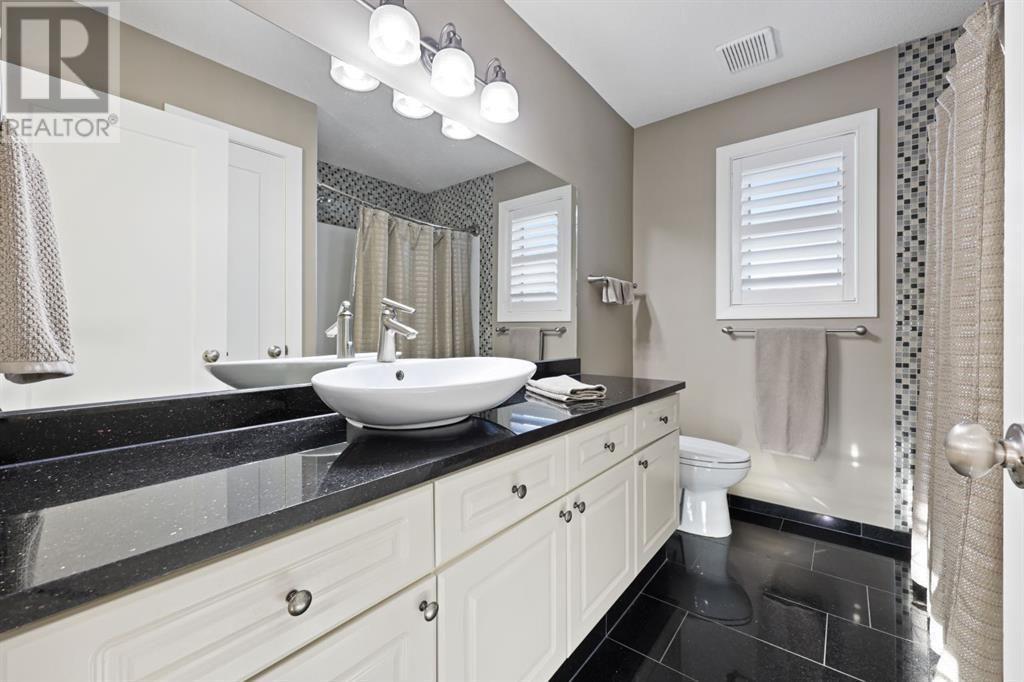 Single Family House for Sale in  Valley Springs Road NW Valley Ridge Calgary 