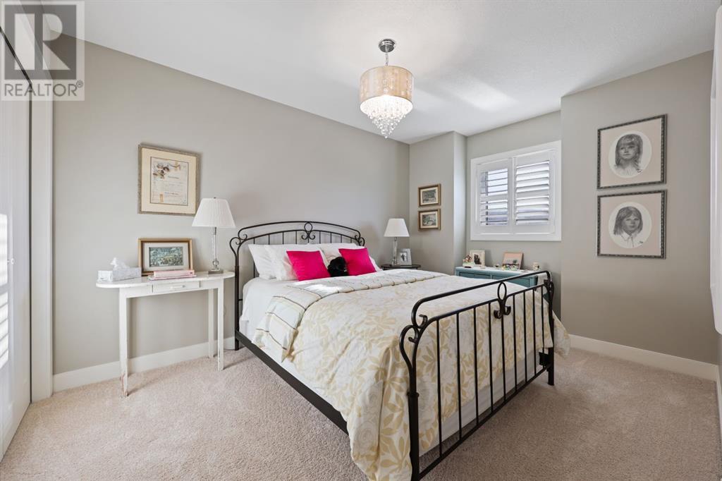 Single Family House for Sale in  Valley Springs Road NW Valley Ridge Calgary 