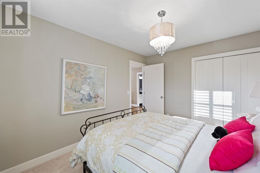 Single Family House for Sale in  Valley Springs Road NW Valley Ridge Calgary 