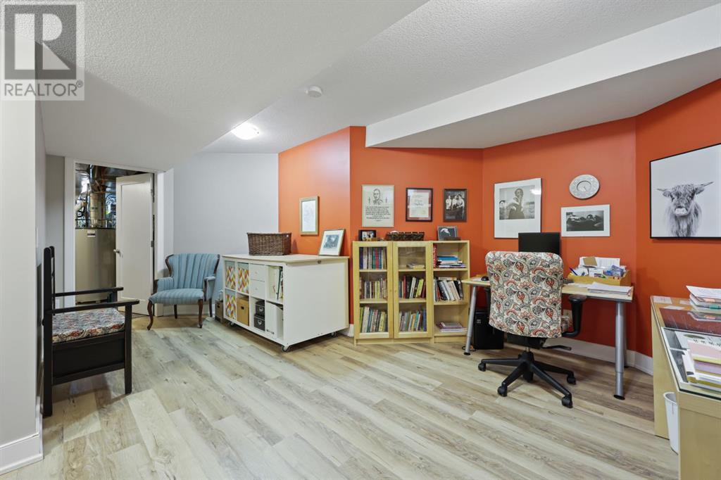 Single Family House for Sale in  Valley Springs Road NW Valley Ridge Calgary 