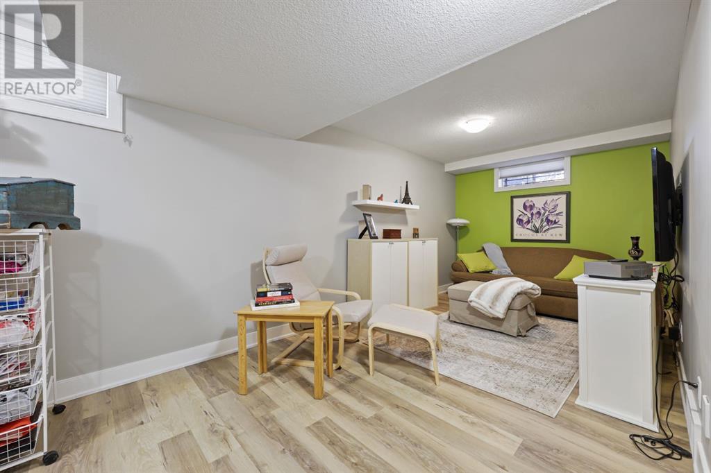Single Family House for Sale in  Valley Springs Road NW Valley Ridge Calgary 