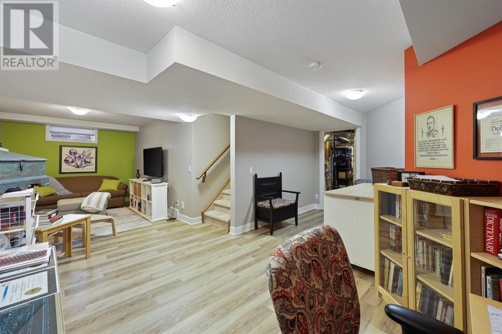 Single Family House for Sale in  Valley Springs Road NW Valley Ridge Calgary 