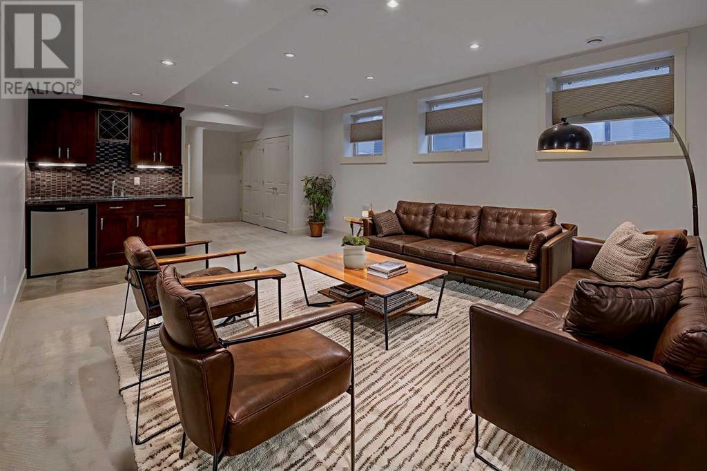Single Family House for Sale in   Street SW Killarney/Glengarry Calgary 