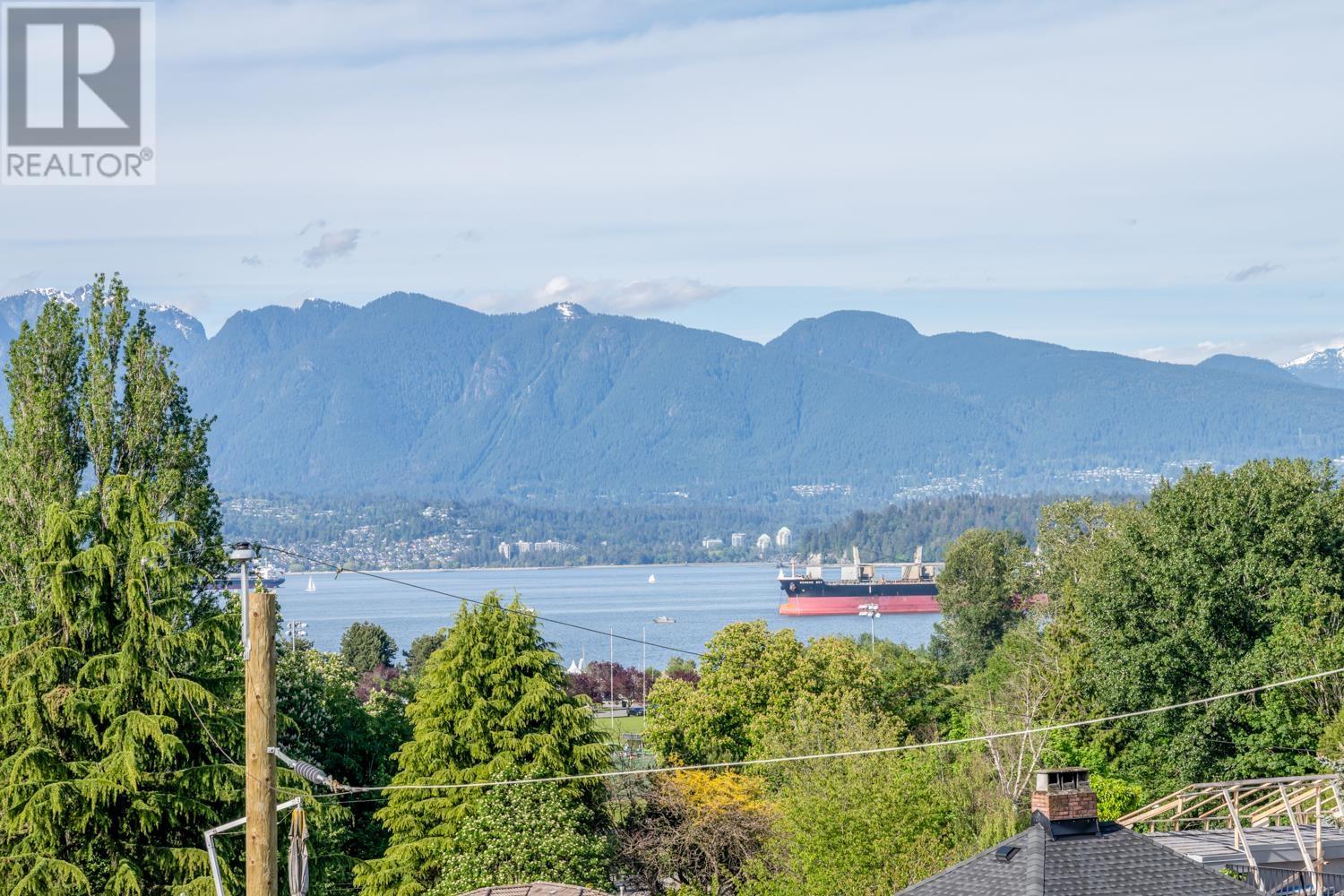 Photo 3 of 4389 Locarno Crescent, Vancouver BC