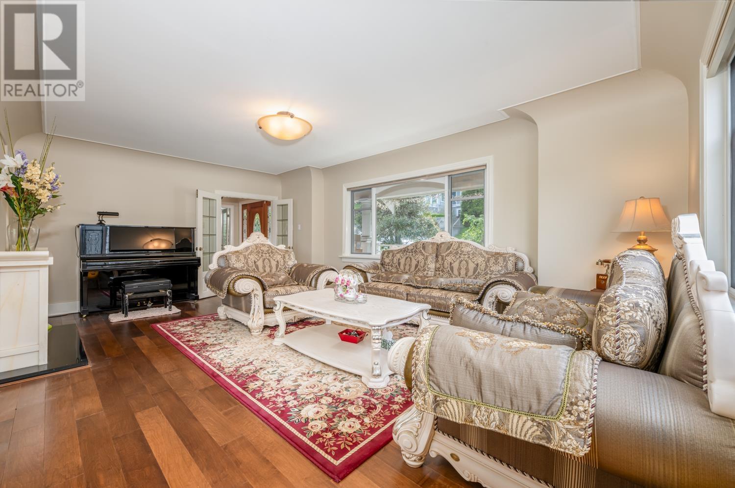 Photo 11 of 4389 Locarno Crescent, Vancouver BC