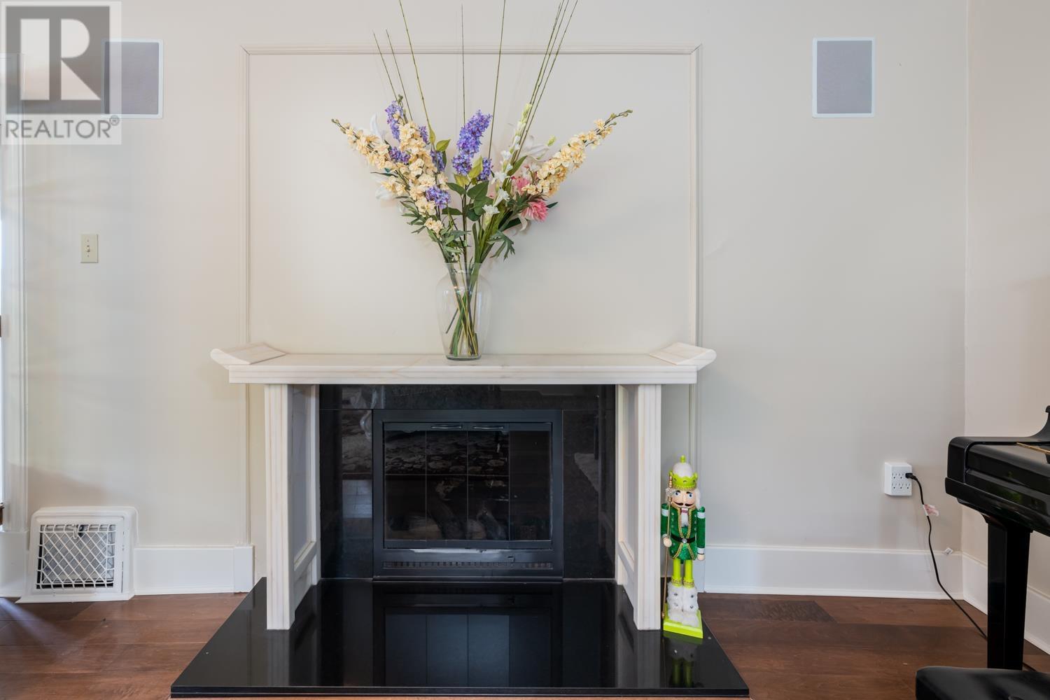 Photo 10 of 4389 Locarno Crescent, Vancouver BC