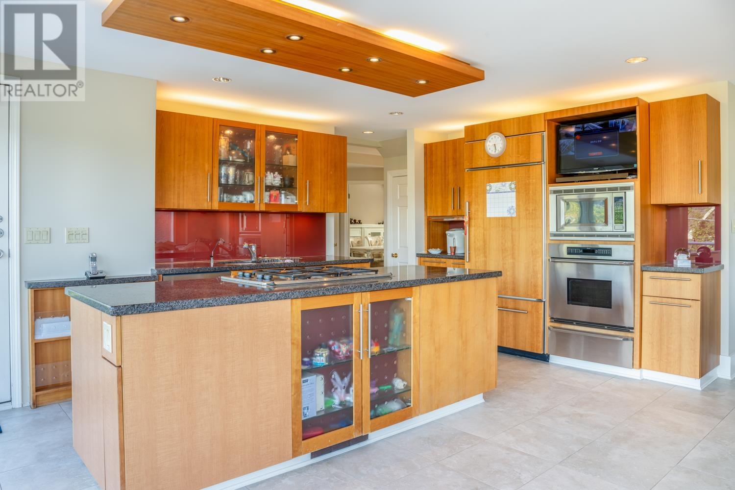 Photo 22 of 4389 Locarno Crescent, Vancouver BC