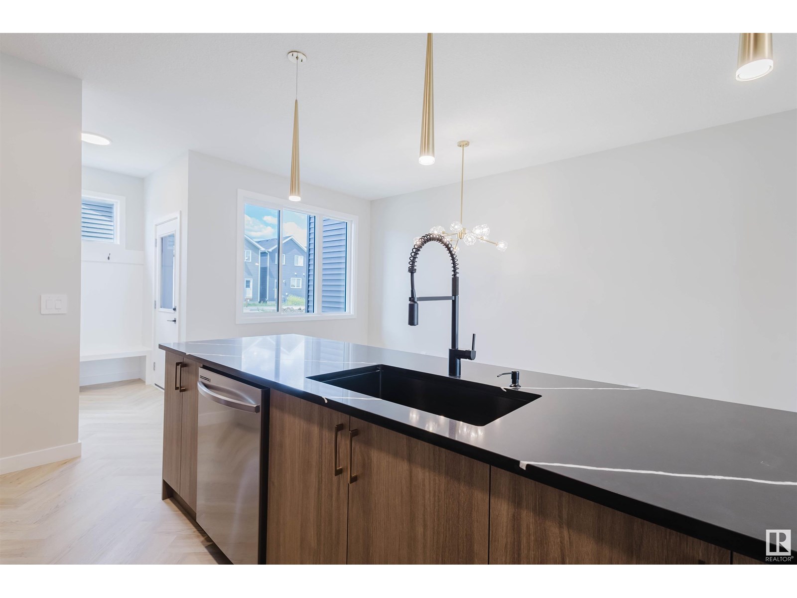 Photo 6 of 2146 Crossbill Ln Nw, Edmonton AB