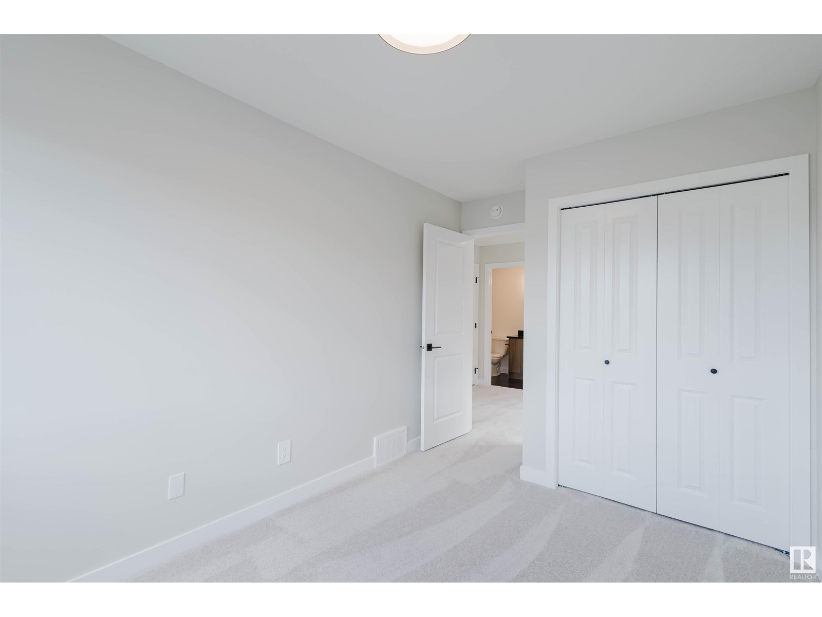 Photo 10 of 2146 Crossbill Ln Nw, Edmonton AB