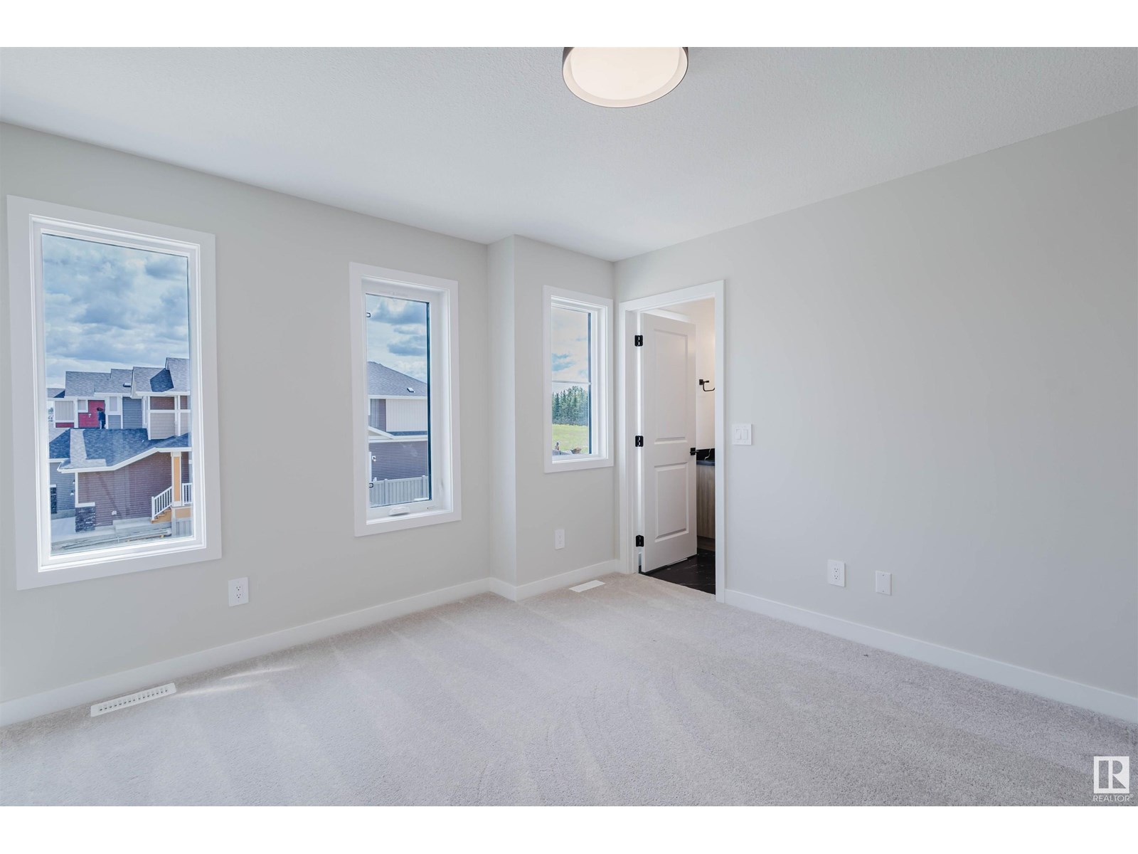 Photo 17 of 2146 Crossbill Ln Nw, Edmonton AB