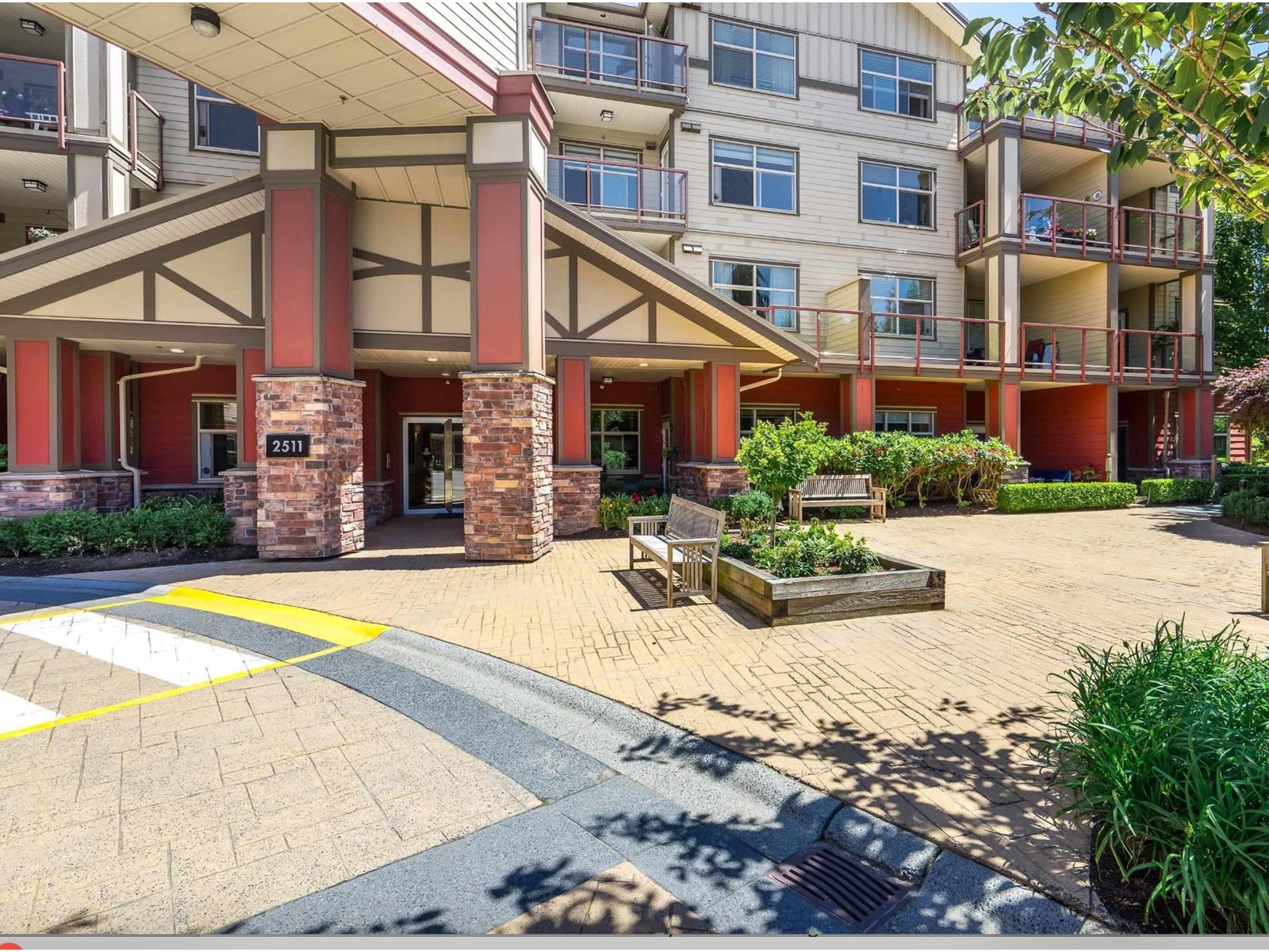 Photo 1 of 415 2511 King George Boulevard, Surrey BC