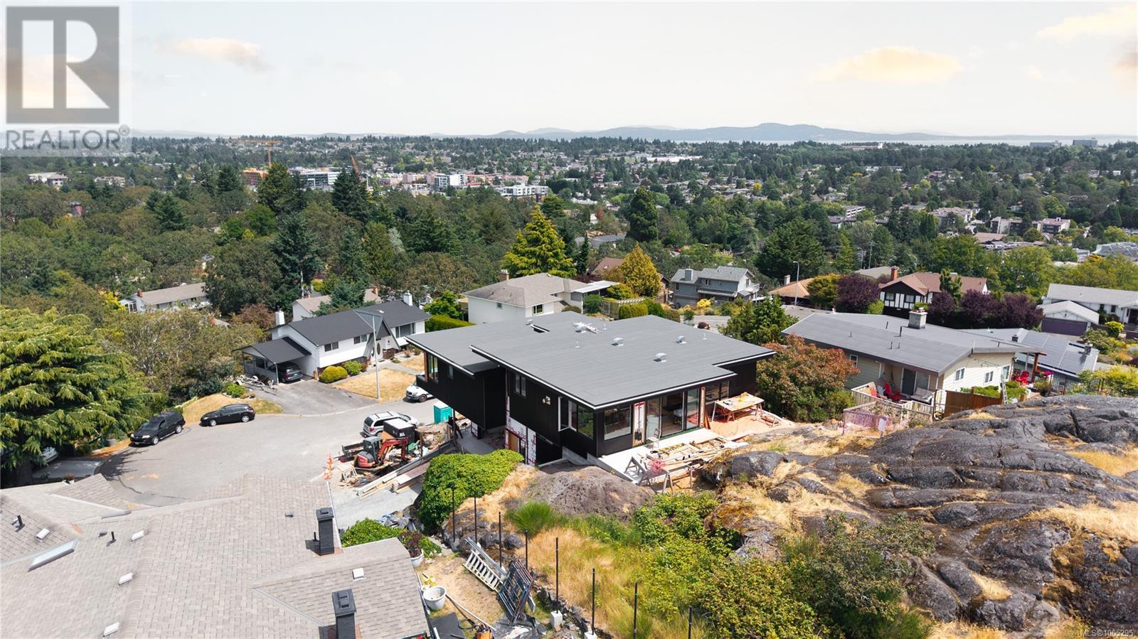 Photo 18 of 3700 Kootenay Pl, Saanich BC