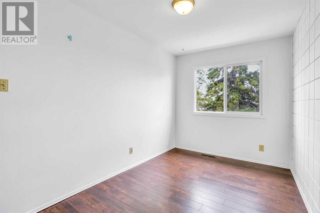 Single Family House for Sale in    Street NE Vista Heights Calgary 