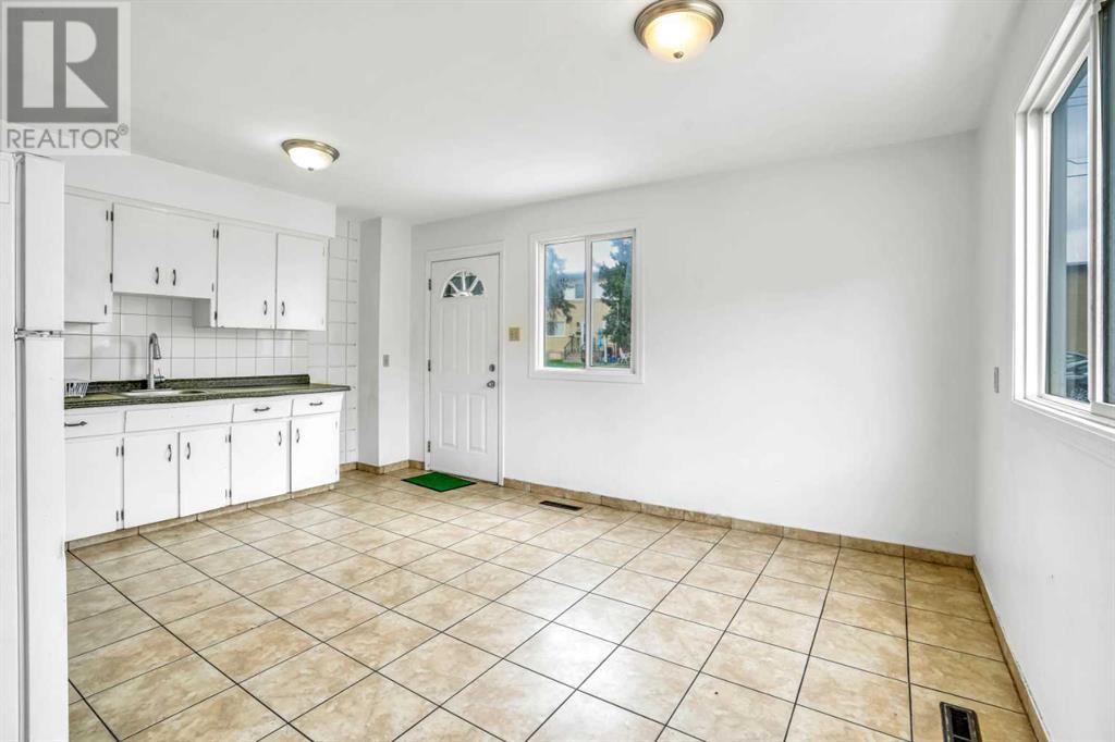 Single Family House for Sale in    Street NE Vista Heights Calgary 