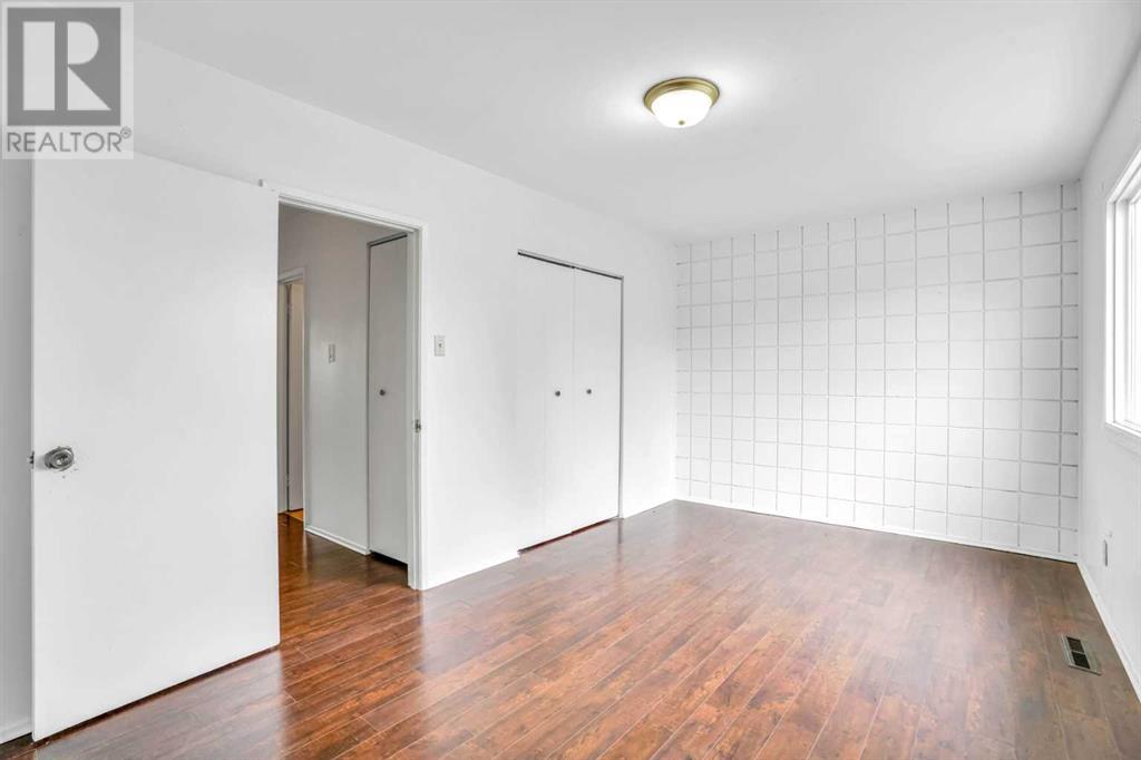 Single Family House for Sale in    Street NE Vista Heights Calgary 