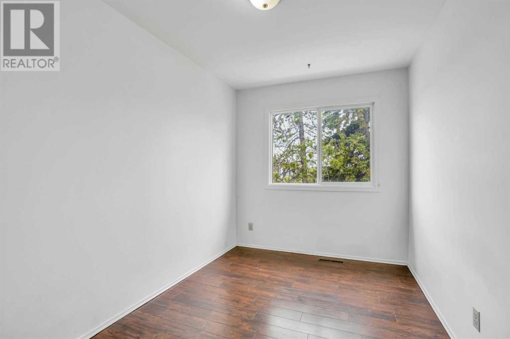 Single Family House for Sale in    Street NE Vista Heights Calgary 