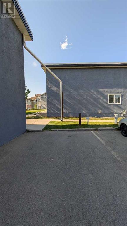Single Family House for Sale in    Street NE Vista Heights Calgary 