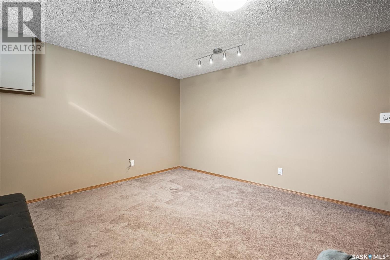 Photo 30 of 731 Swan Crescent, Saskatoon SK