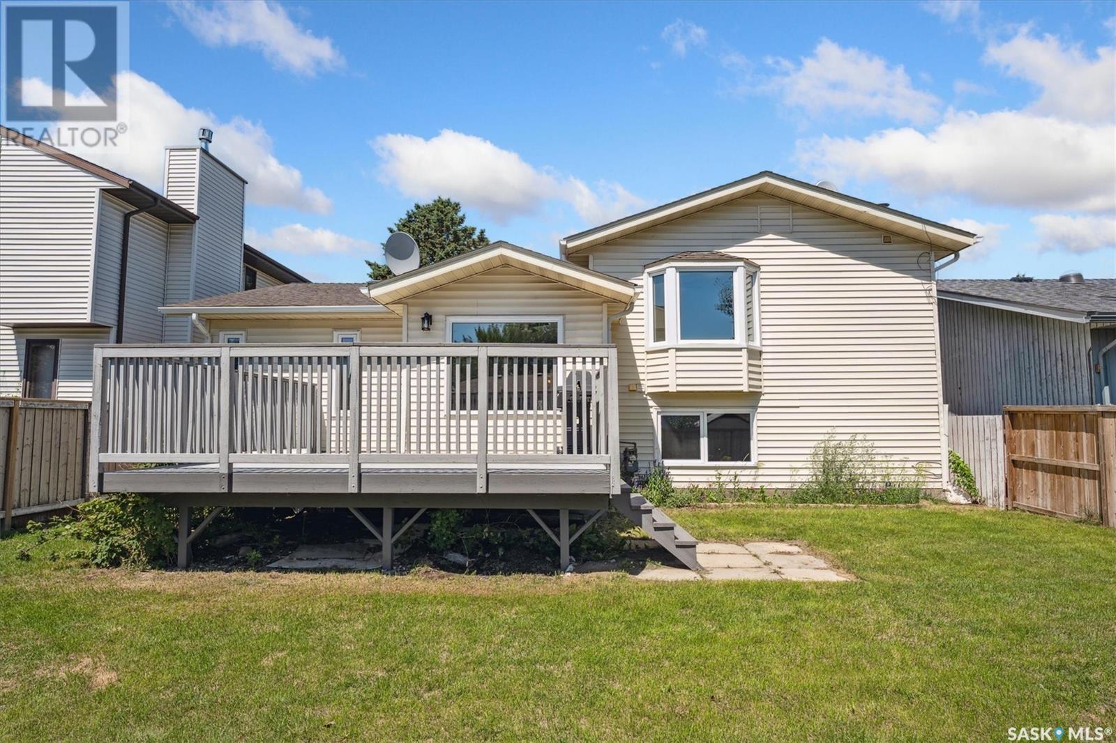 Photo 36 of 731 Swan Crescent, Saskatoon SK