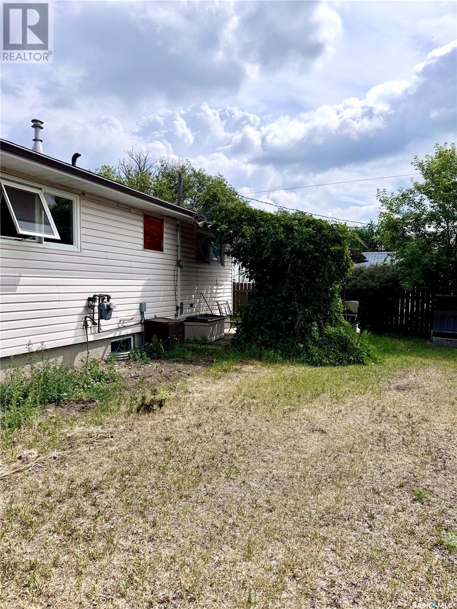 Single Family House Bungalow for Sale in  North Railway STREET E Swift Current 