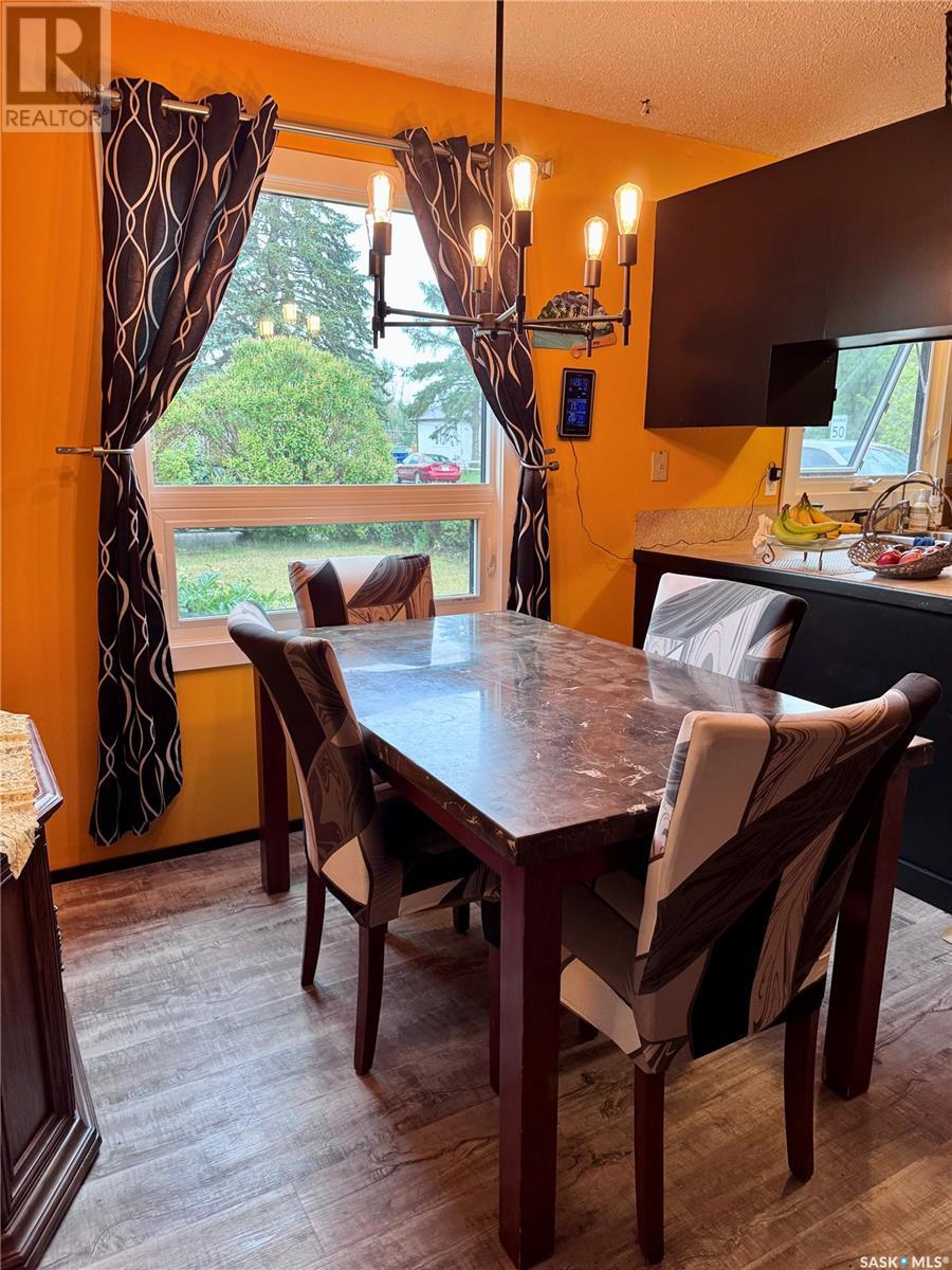 Single Family House Bungalow for Sale in  North Railway STREET E Swift Current 