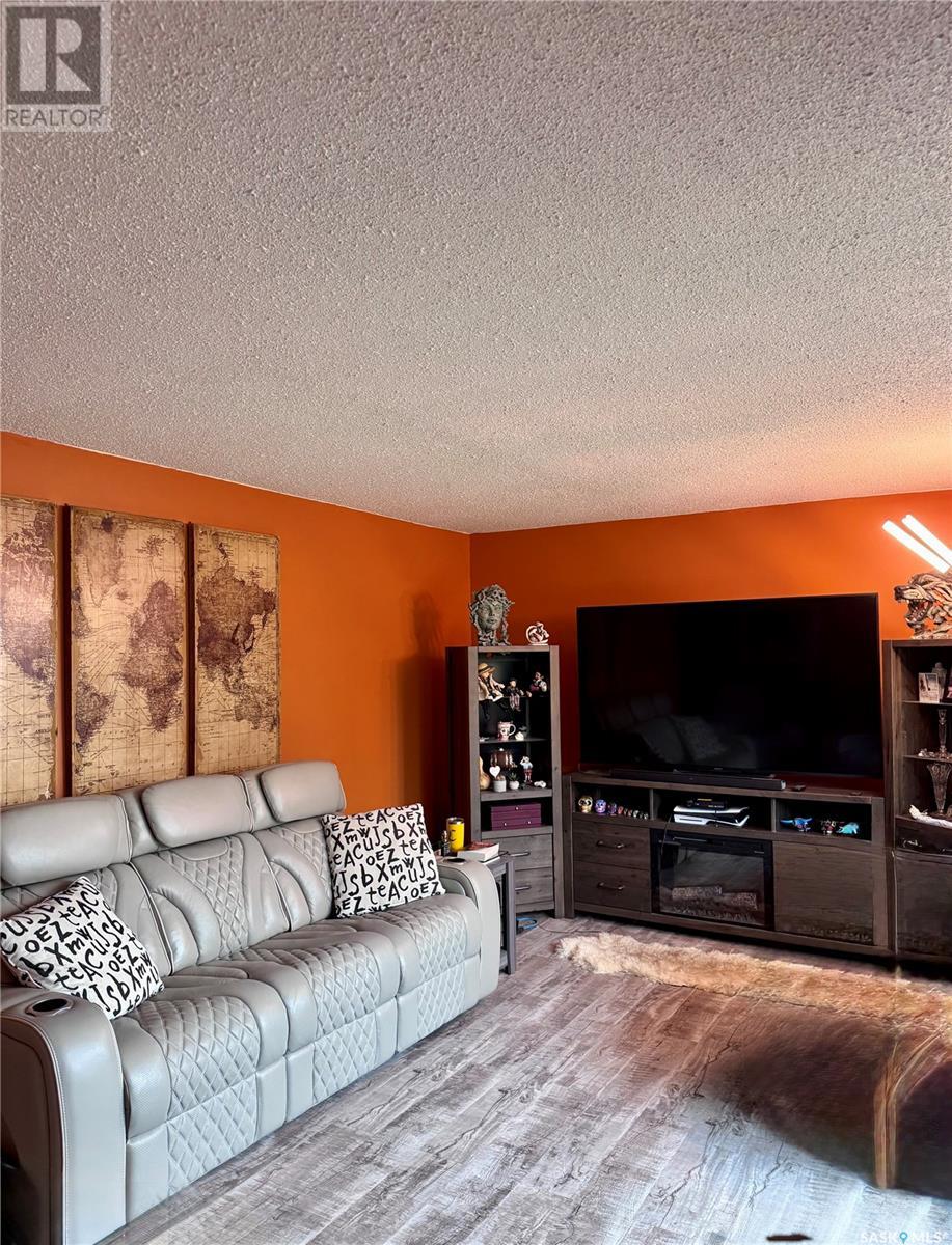 Single Family House Bungalow for Sale in  North Railway STREET E Swift Current 