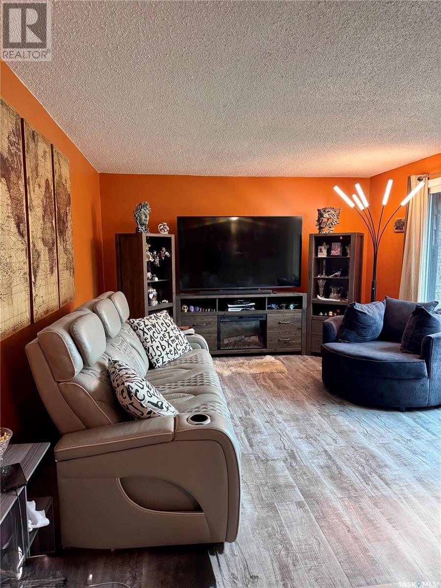 Single Family House Bungalow for Sale in  North Railway STREET E Swift Current 