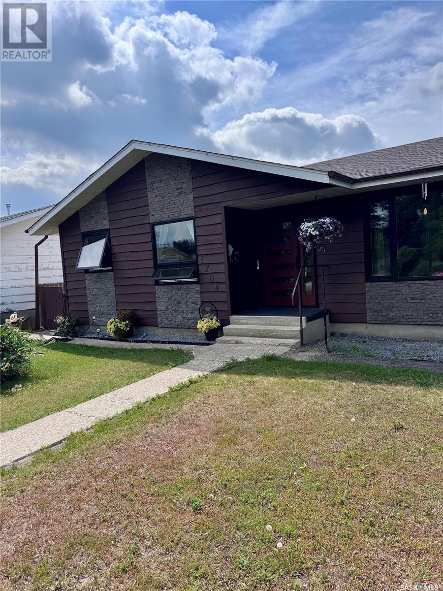 Single Family House Bungalow for Sale in  North Railway STREET E Swift Current 