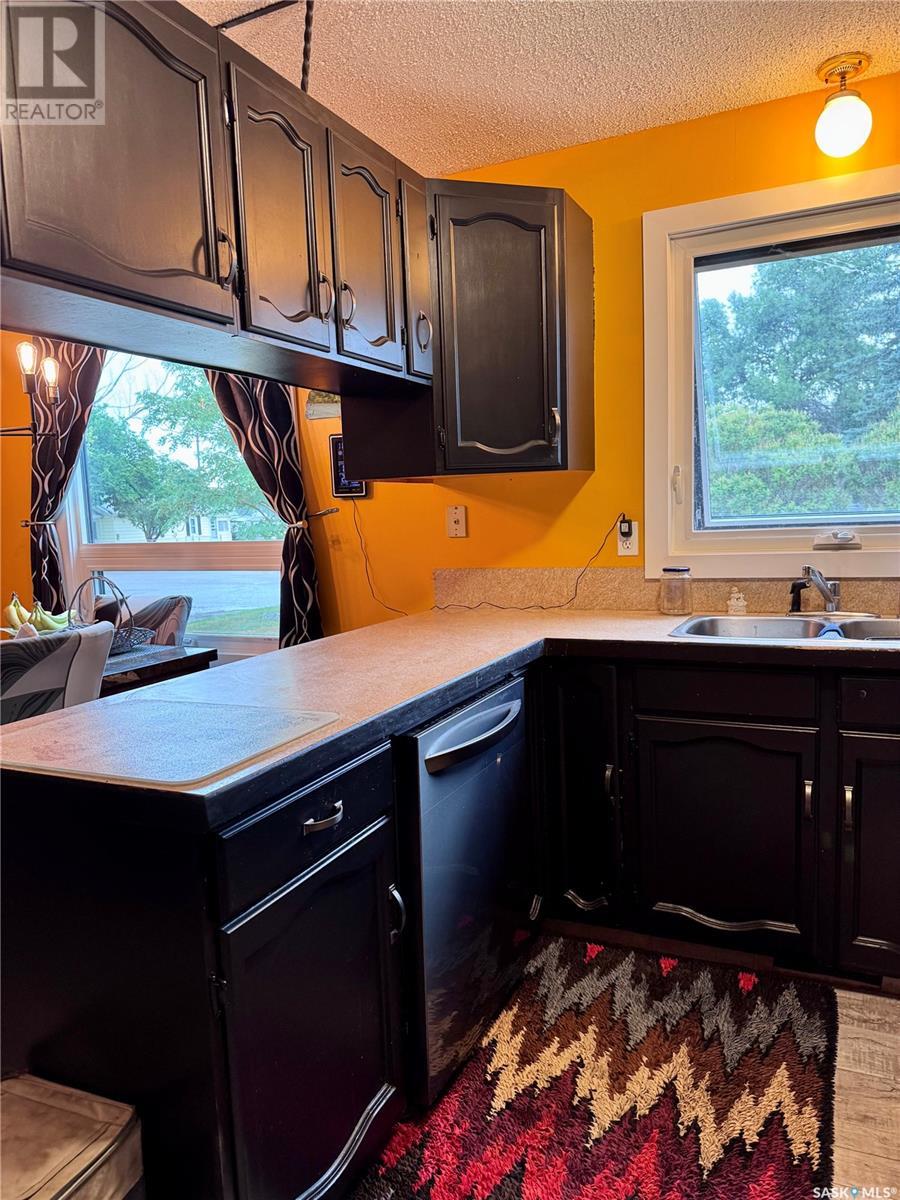Single Family House Bungalow for Sale in  North Railway STREET E Swift Current 
