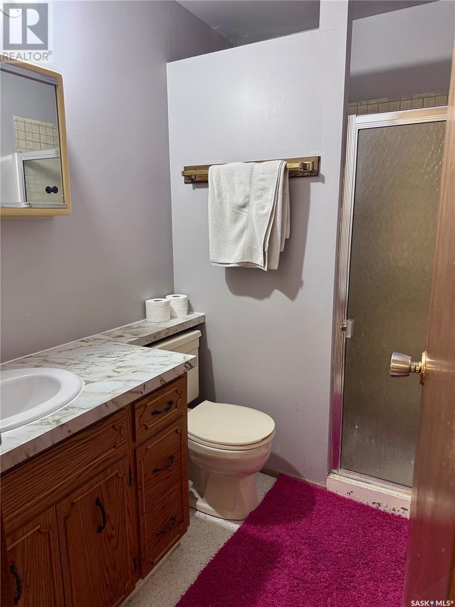 Single Family House Bungalow for Sale in  North Railway STREET E Swift Current 