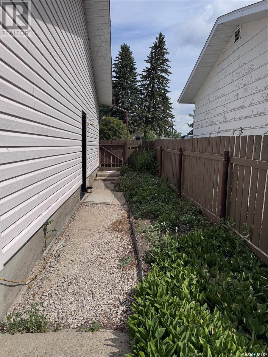 Single Family House Bungalow for Sale in  North Railway STREET E Swift Current 