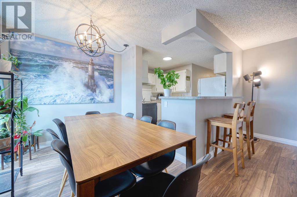 Single Family House for Sale in    Avenue NW Bowness Calgary 