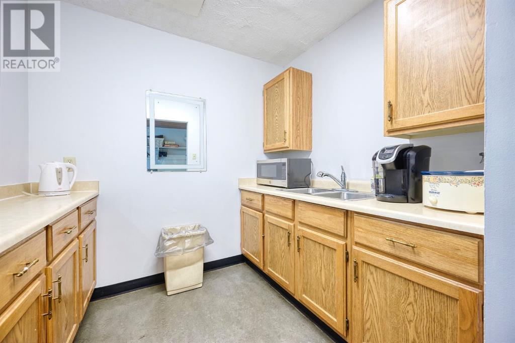Single Family House for Sale in    Avenue NW Bowness Calgary 