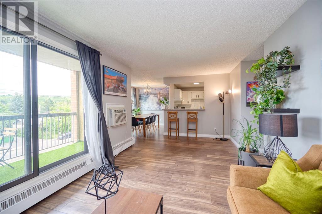 Single Family House for Sale in    Avenue NW Bowness Calgary 