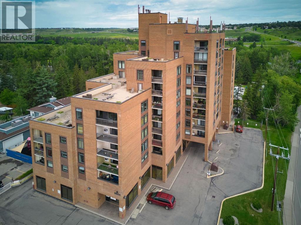 Single Family House for Sale in    Avenue NW Bowness Calgary 