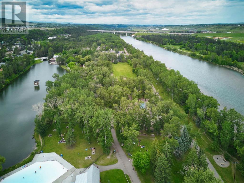 Single Family House for Sale in    Avenue NW Bowness Calgary 