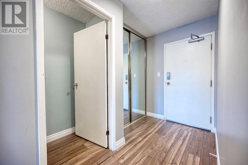 Single Family House for Sale in    Avenue NW Bowness Calgary 