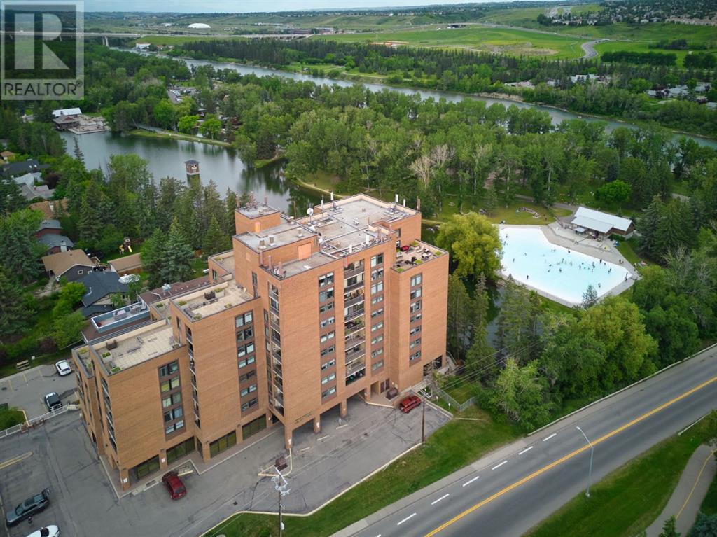 Single Family House for Sale in    Avenue NW Bowness Calgary 