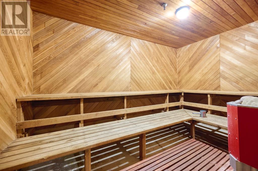 Single Family House for Sale in    Avenue NW Bowness Calgary 
