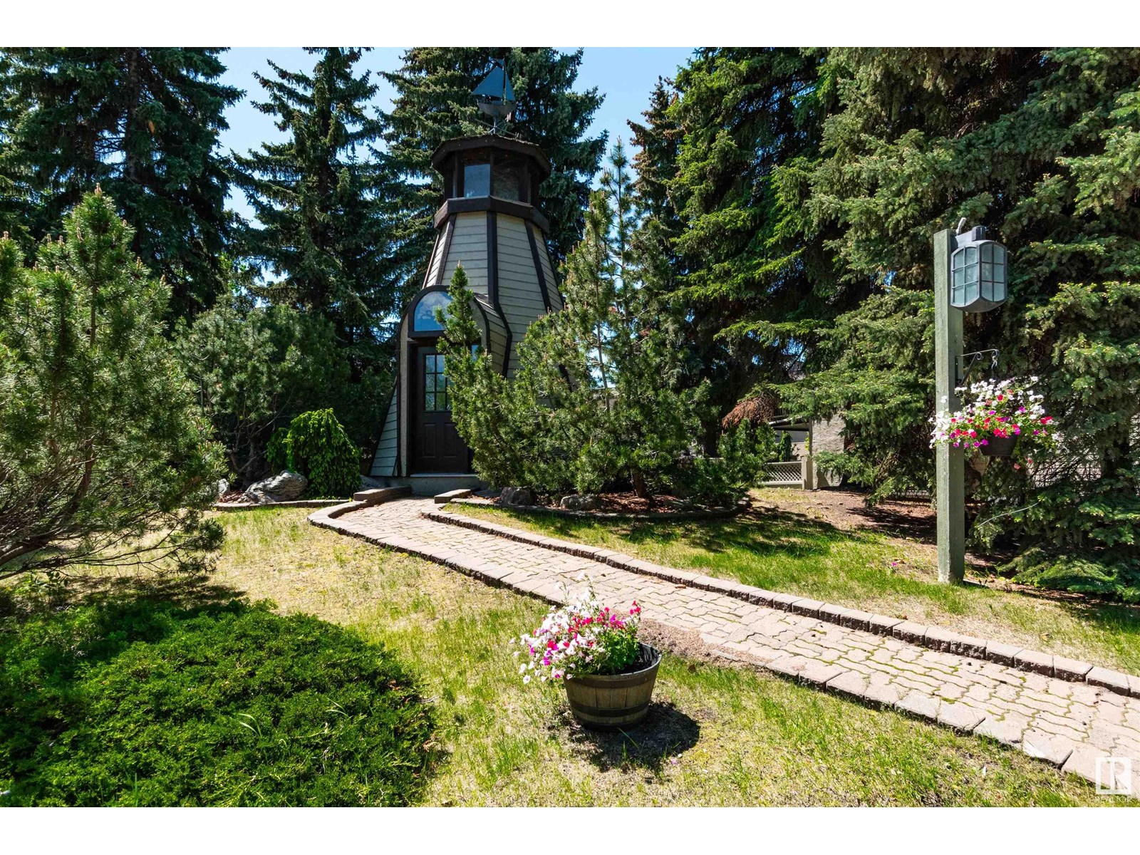 Photo 41 of 614 Woodbridge Wy, Sherwood Park AB