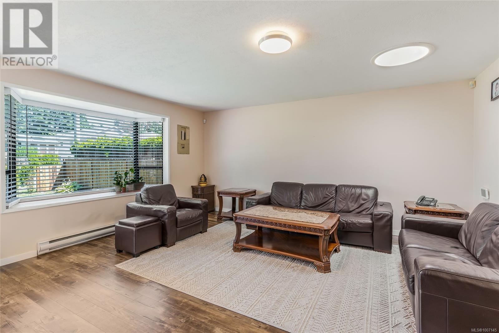 Photo 41 of 6421 Portsmouth Rd, Nanaimo BC